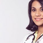 Attraktiver Beruf: Ärztin in Uniform als Paradebeispiel